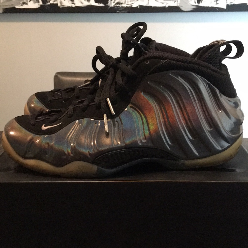 NIKE AIR FOAMPOSITE ONE HOLOGRAMS